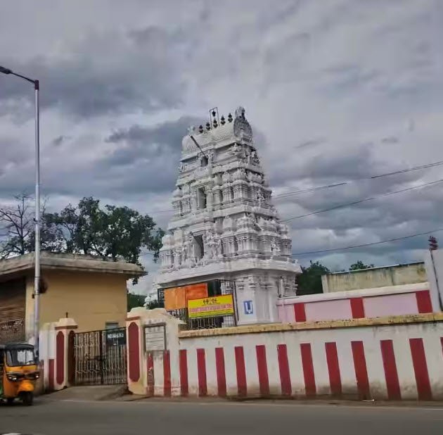 Sri Perundevi Thayar Sametha Sri Varadaraja Perumal Temple